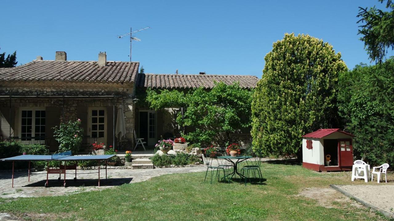 Mas Grimaud - Gite- Studio Et Chambres D'Hotes Familiales Eygalières Dış mekan fotoğraf